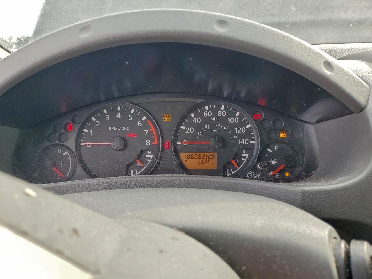 Nissan Frontier Crew Cab Le Image 6