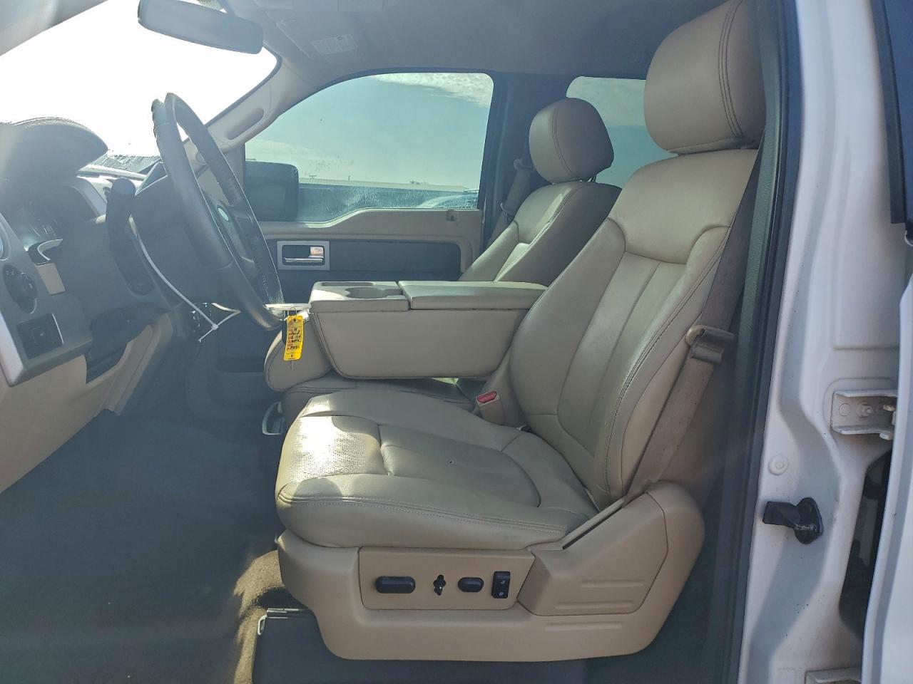 Ford F-150 Supercrew Image 8