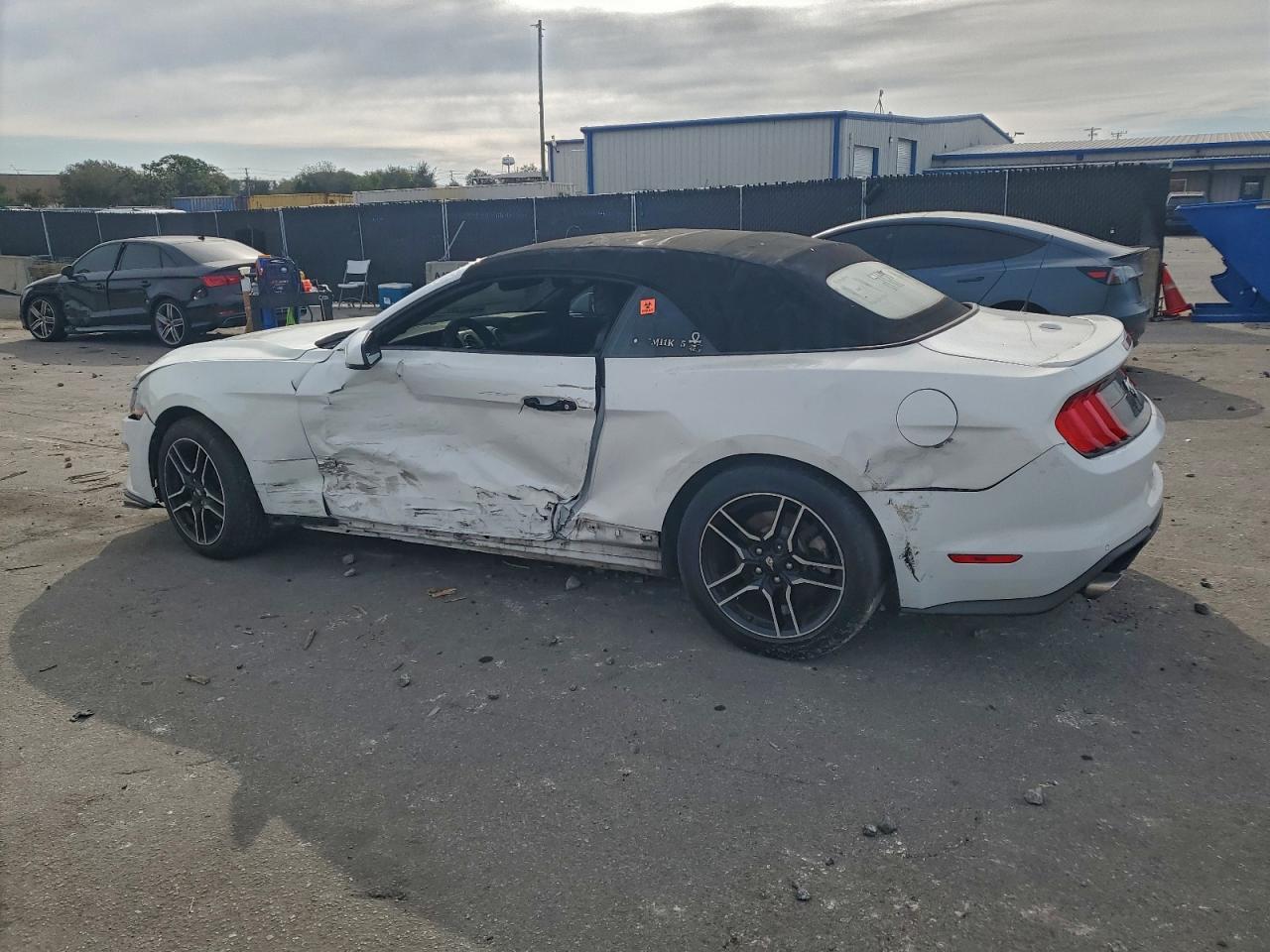 Ford Mustang Image 2