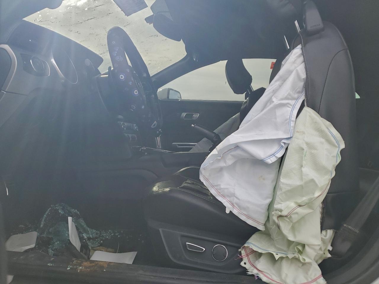 Ford Mustang Image 7