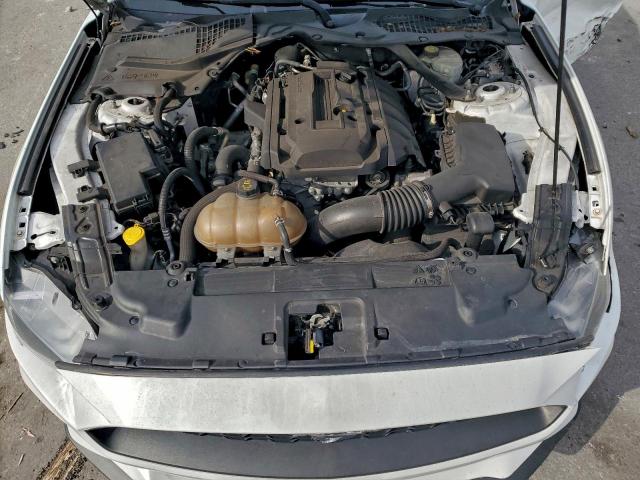 Ford Mustang Image 9