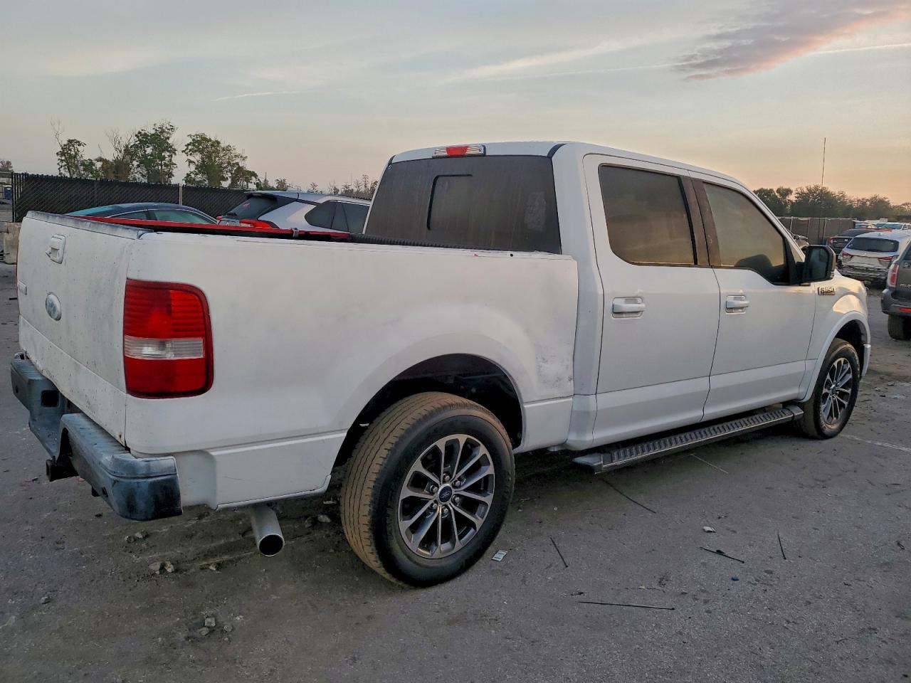 Ford F-150 Supercrew Image 5