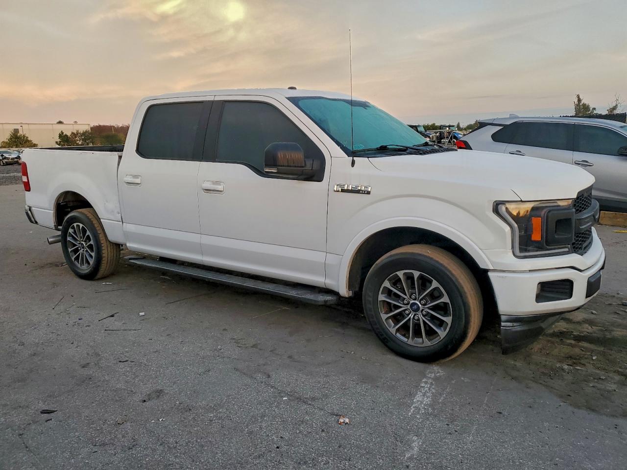 Ford F-150 Supercrew Image 10