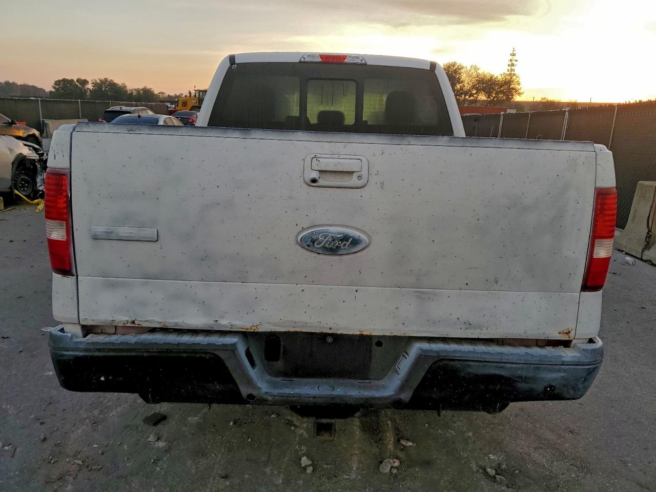 Ford F-150 Supercrew Image 3