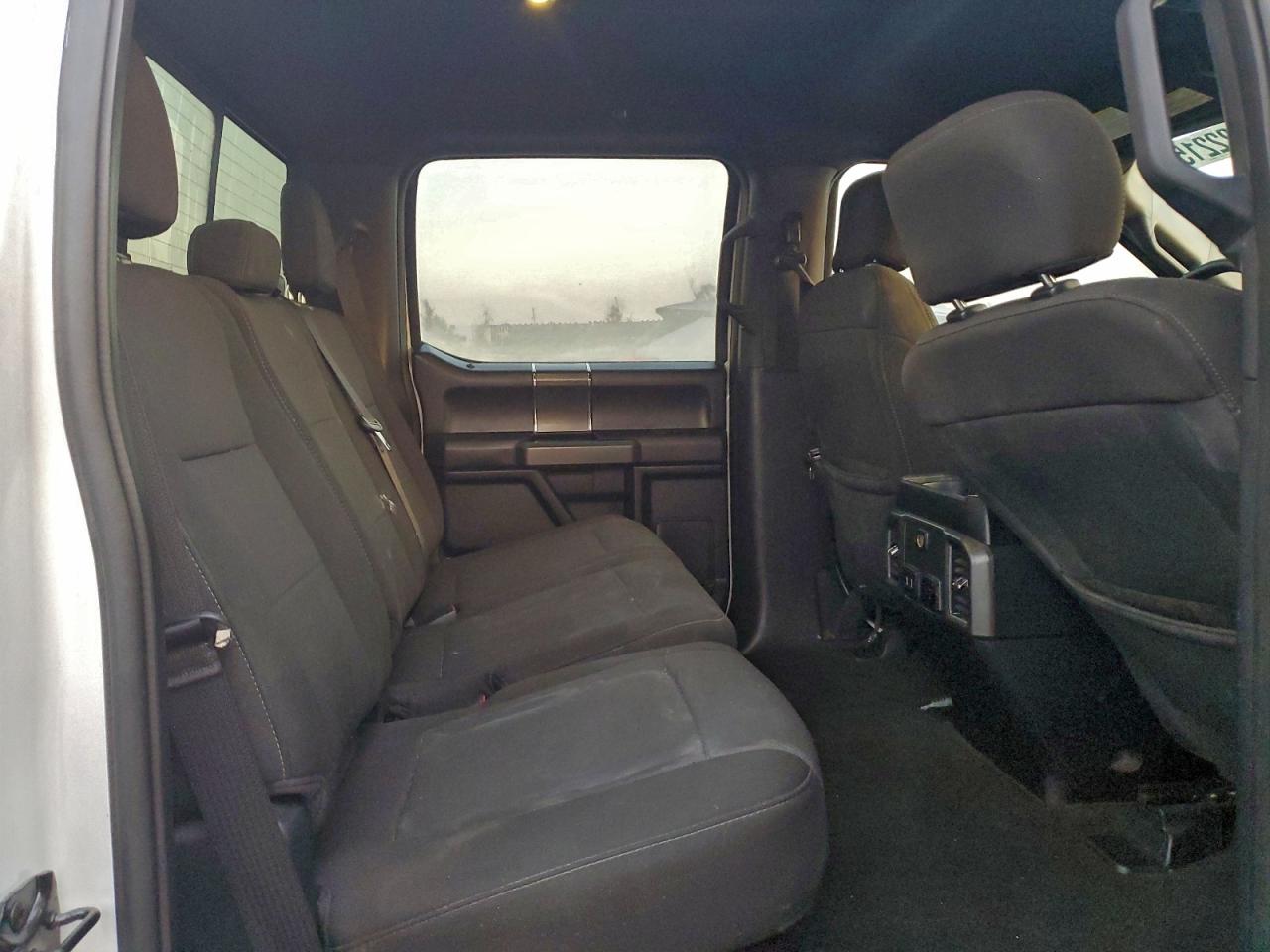 Ford F-150 Supercrew Image 9