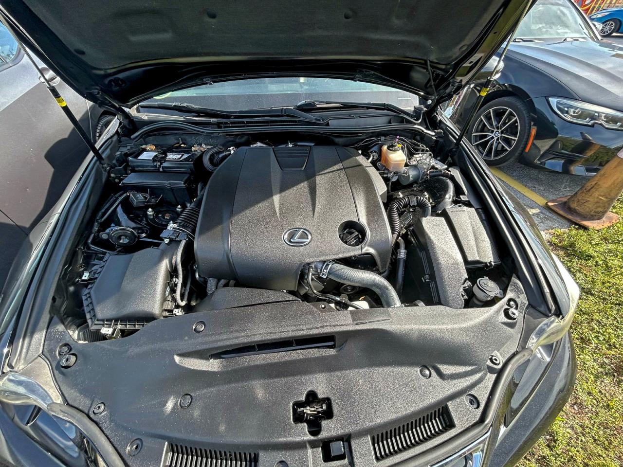 Lexus Is 250 Image 2