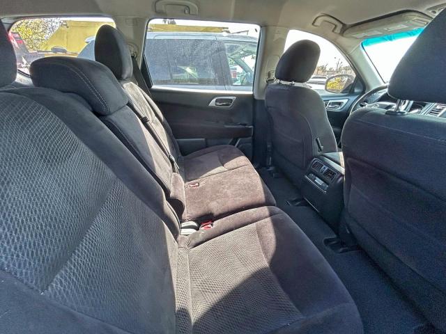 Nissan Pathfinder S Image 5