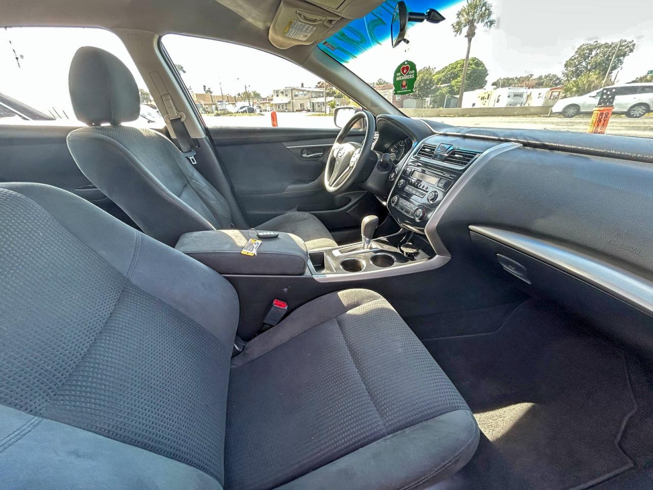 Nissan Altima 2.5 Image 3