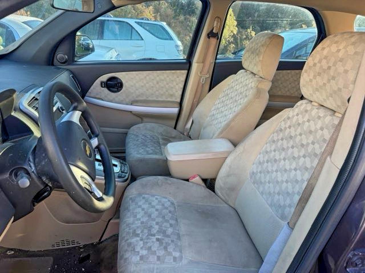 Chevrolet Equinox Ls Image 8