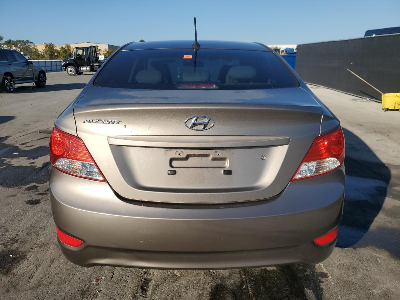 Hyundai ACCENT Gls Image 3