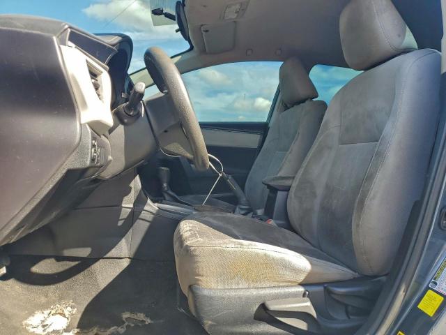 Toyota Corolla L Image 6