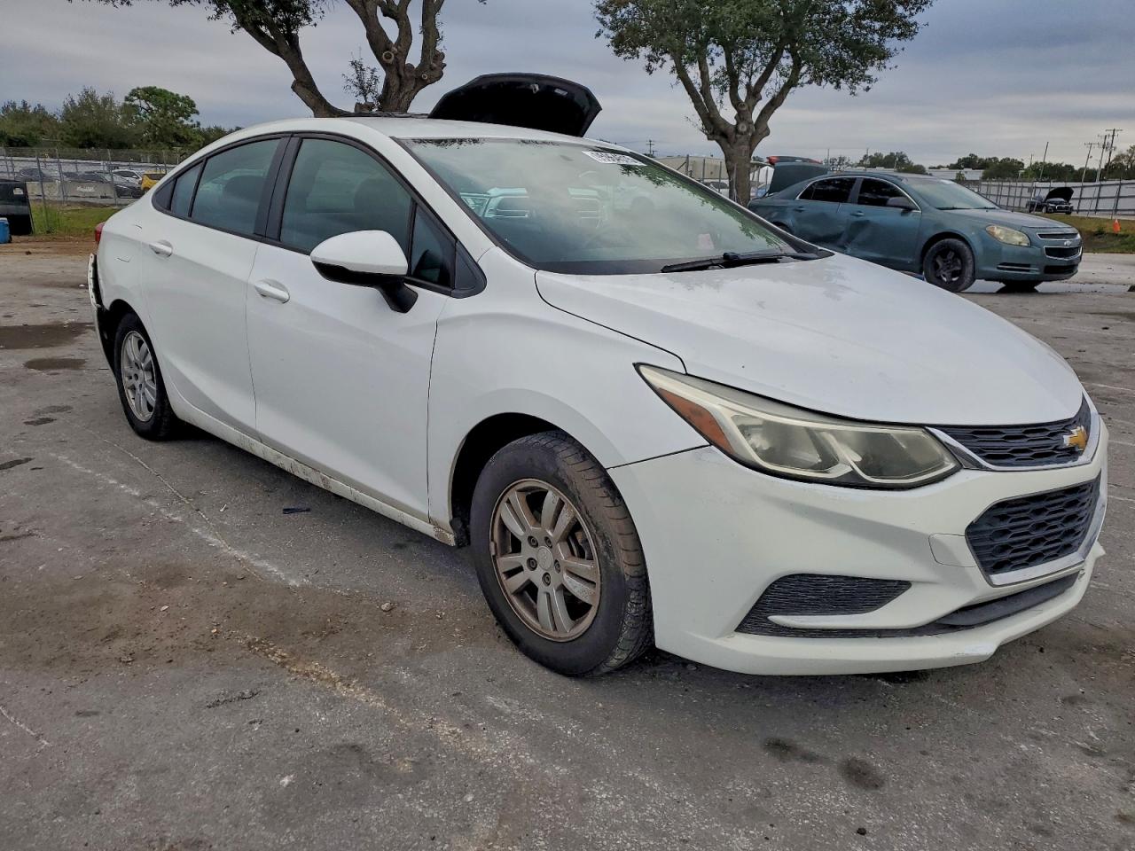 Chevrolet Cruze Ls Image 7