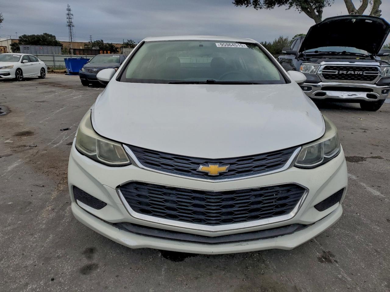 Chevrolet Cruze Ls Image 3