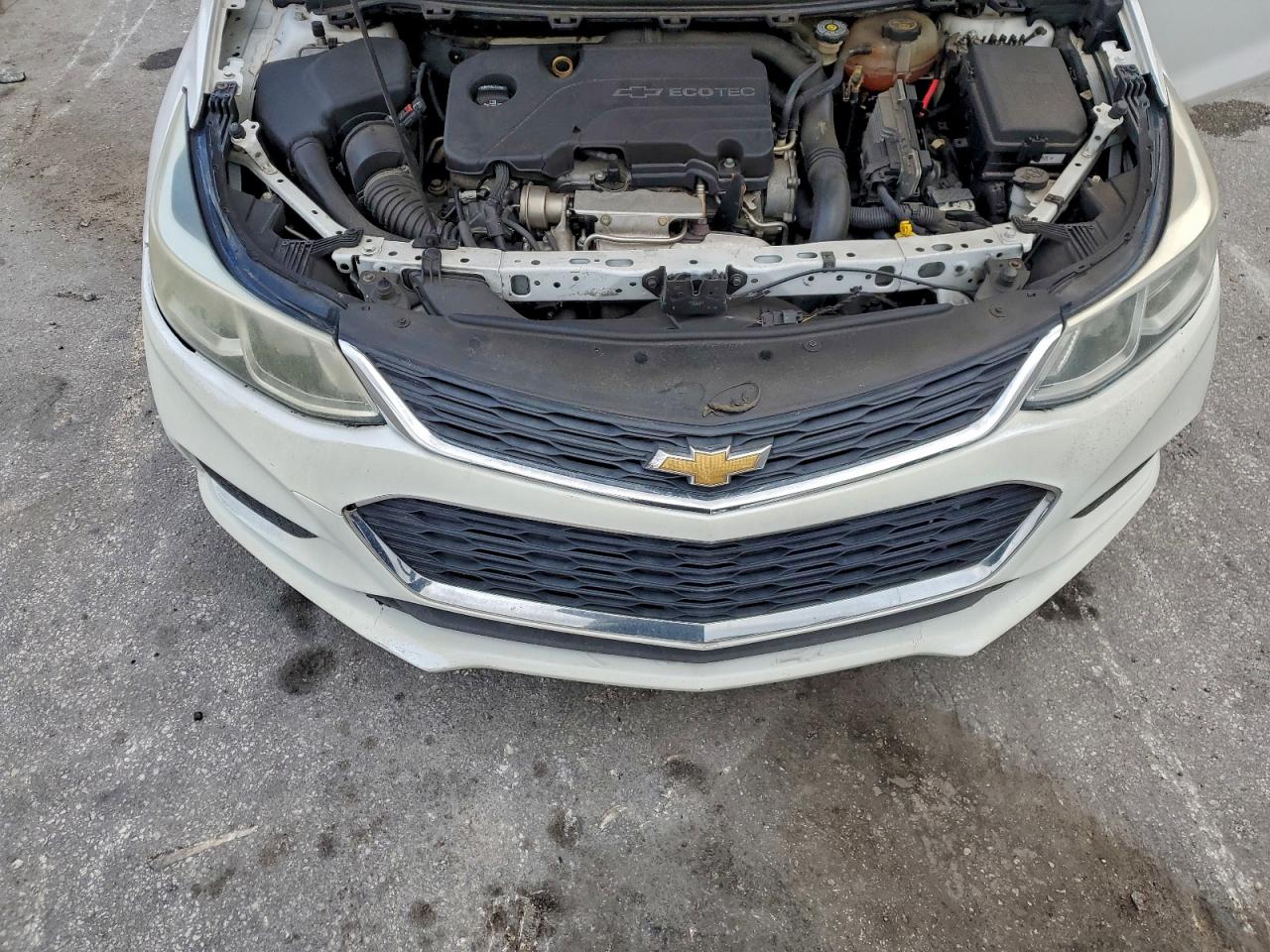 Chevrolet Cruze Ls Image 2