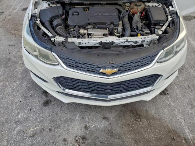 Chevrolet Cruze Ls Image 2