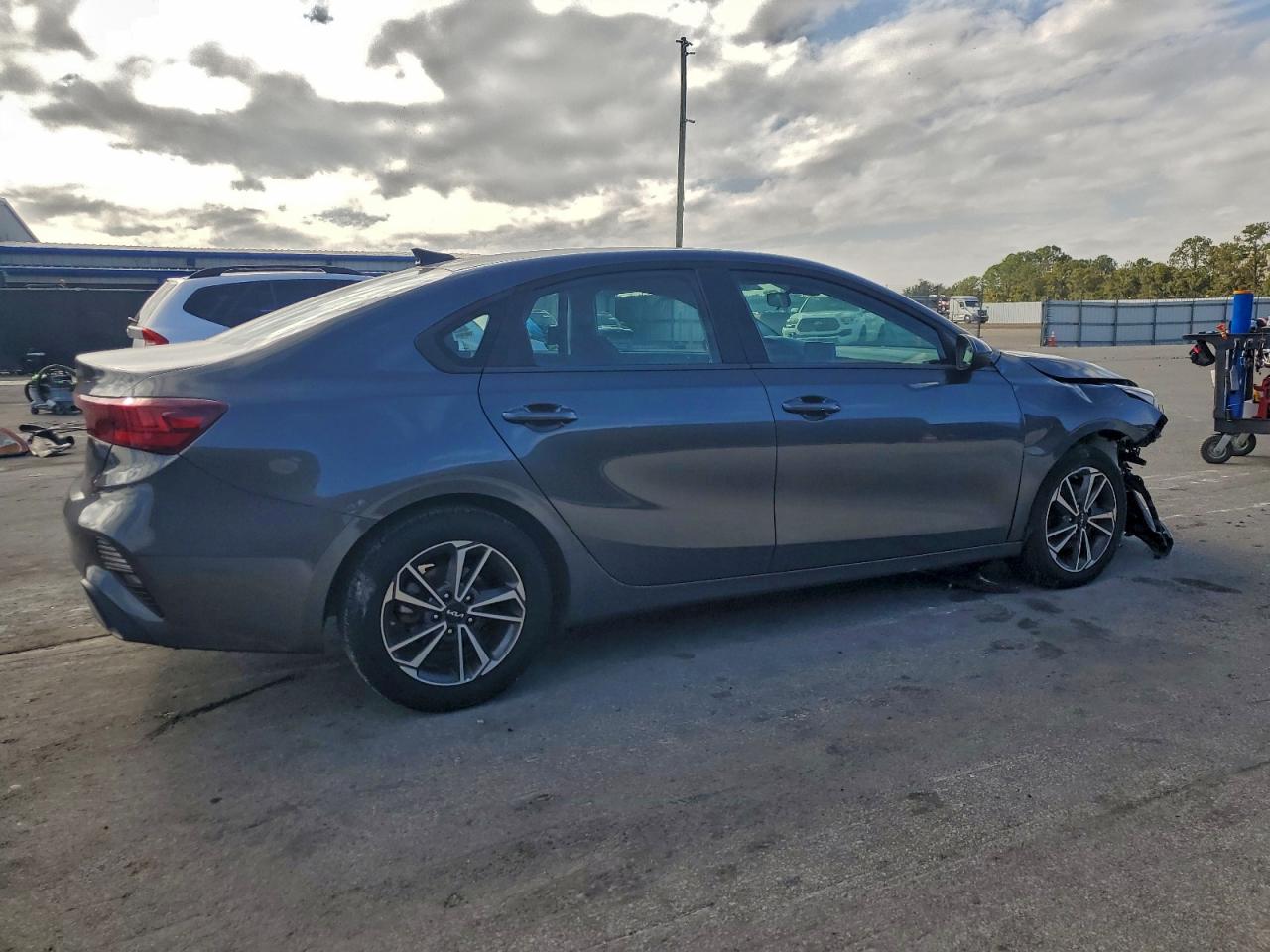 Kia Forte Fe Image 4