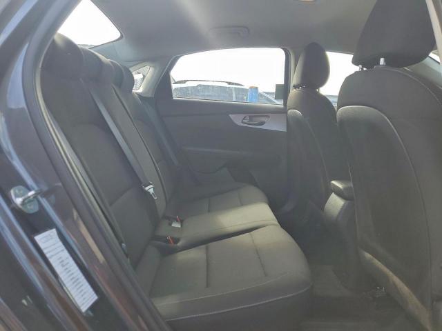 Kia Forte Fe Image 8