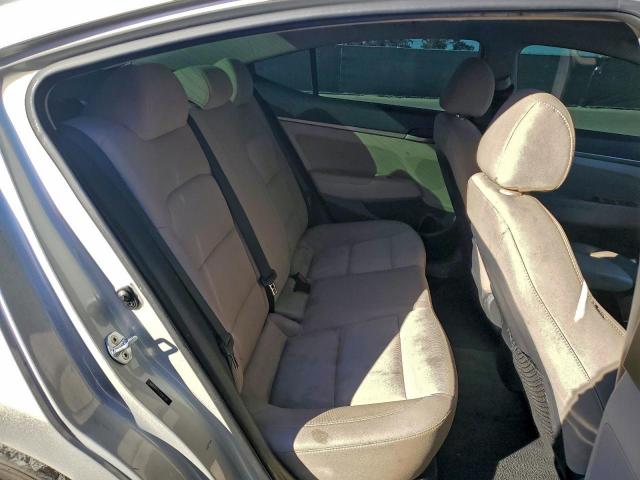 Hyundai ELANTRA Sel Image 12