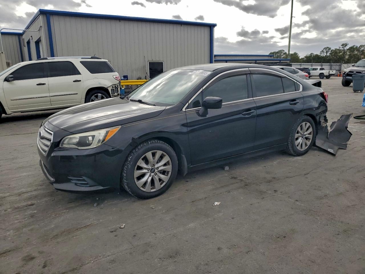 Subaru Legacy 2.5i Premium Image 1