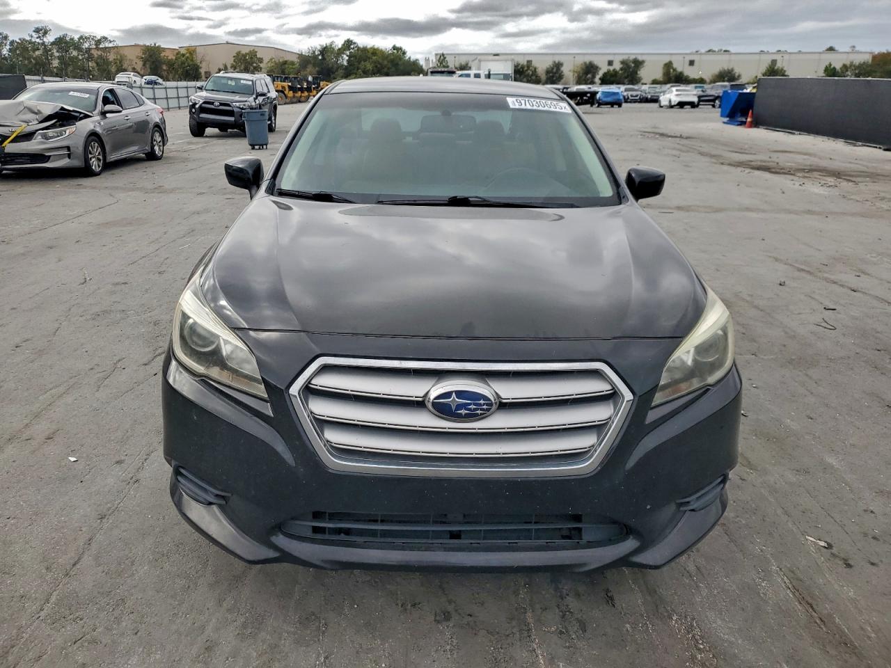 Subaru Legacy 2.5i Premium Image 4