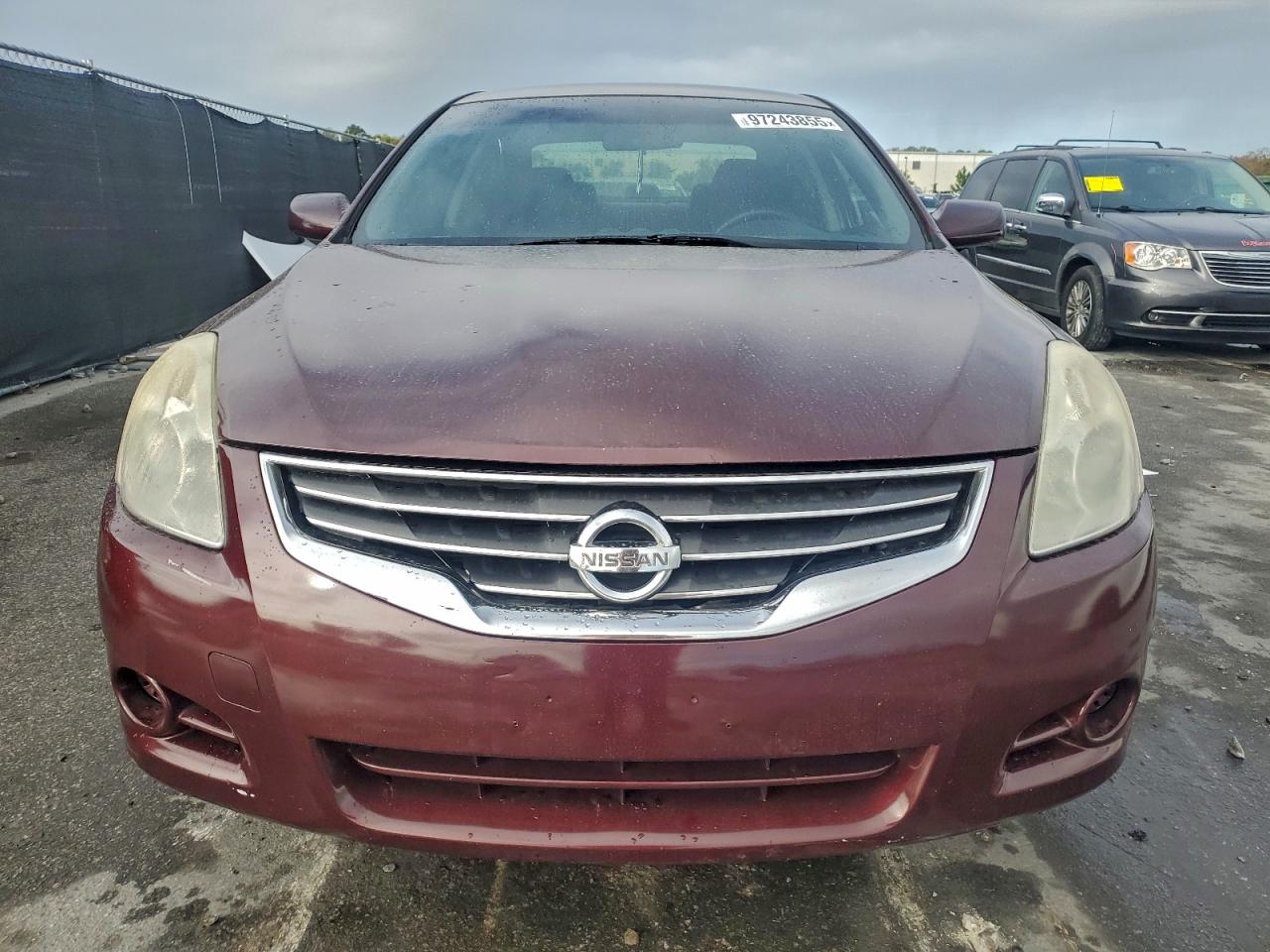 Nissan Altima Base Image 5