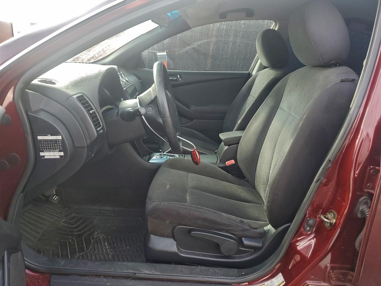 Nissan Altima Base Image 11