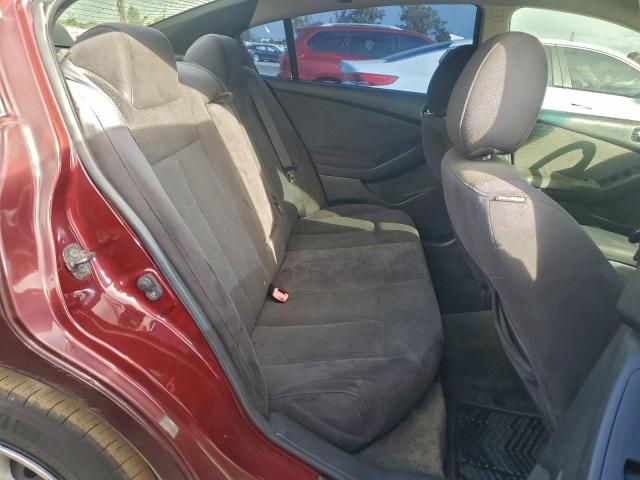 Nissan Altima Base Image 8