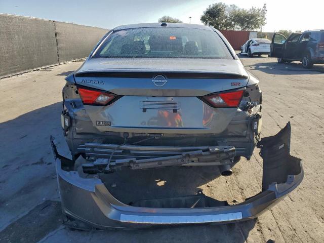 Nissan Altima Sr Image 9