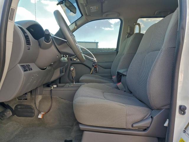 Nissan Frontier S Image 10