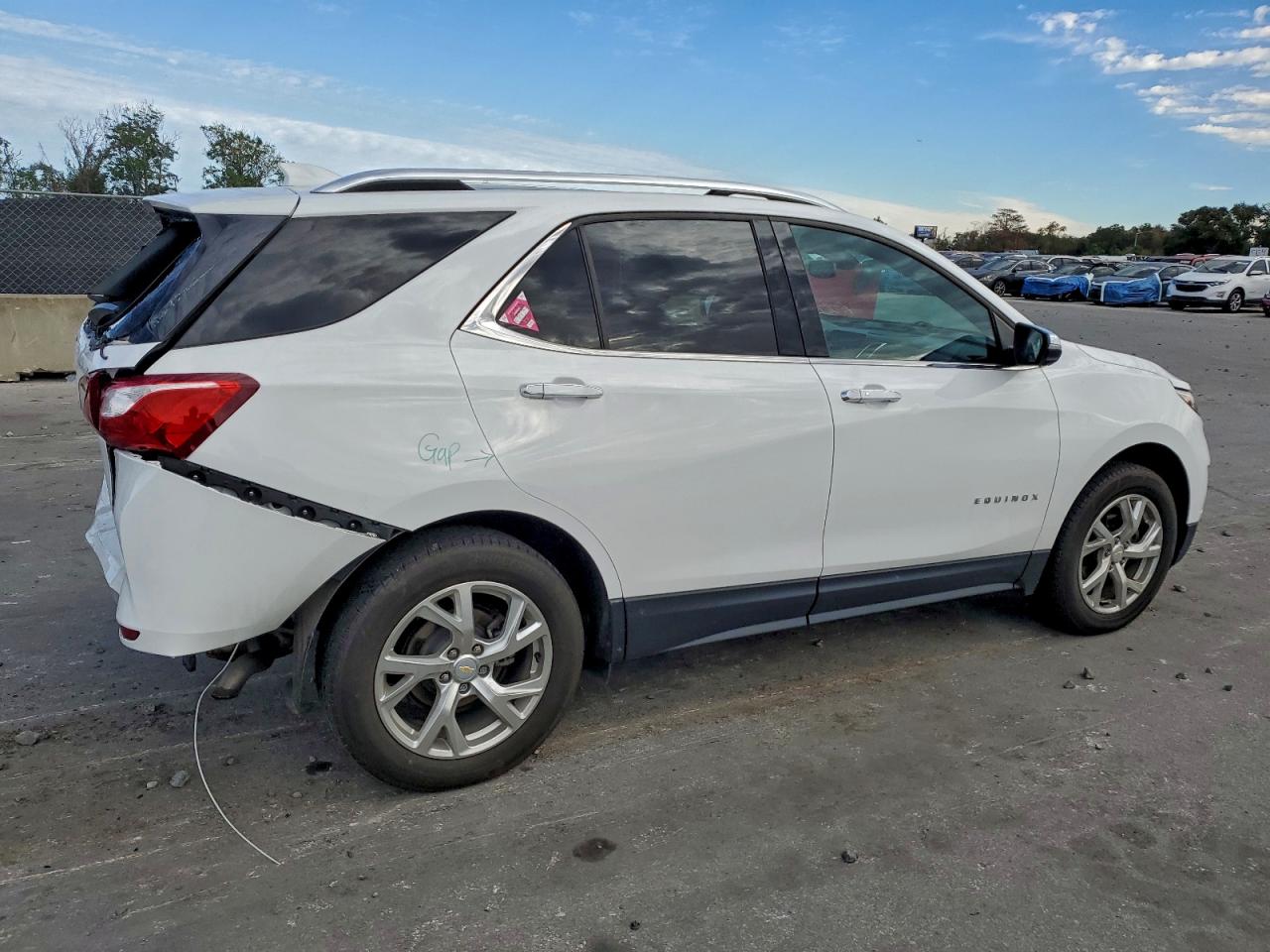 Chevrolet Equinox Premier Image 4