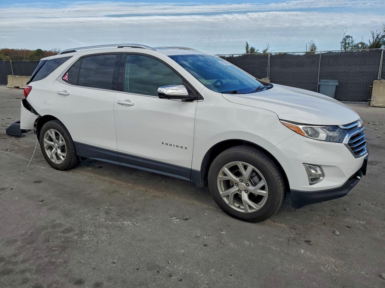 Chevrolet Equinox Premier Image 5