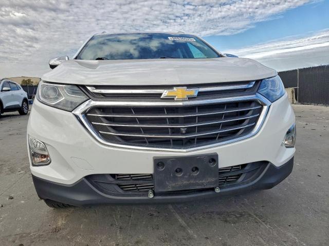 Chevrolet Equinox Premier Image 3