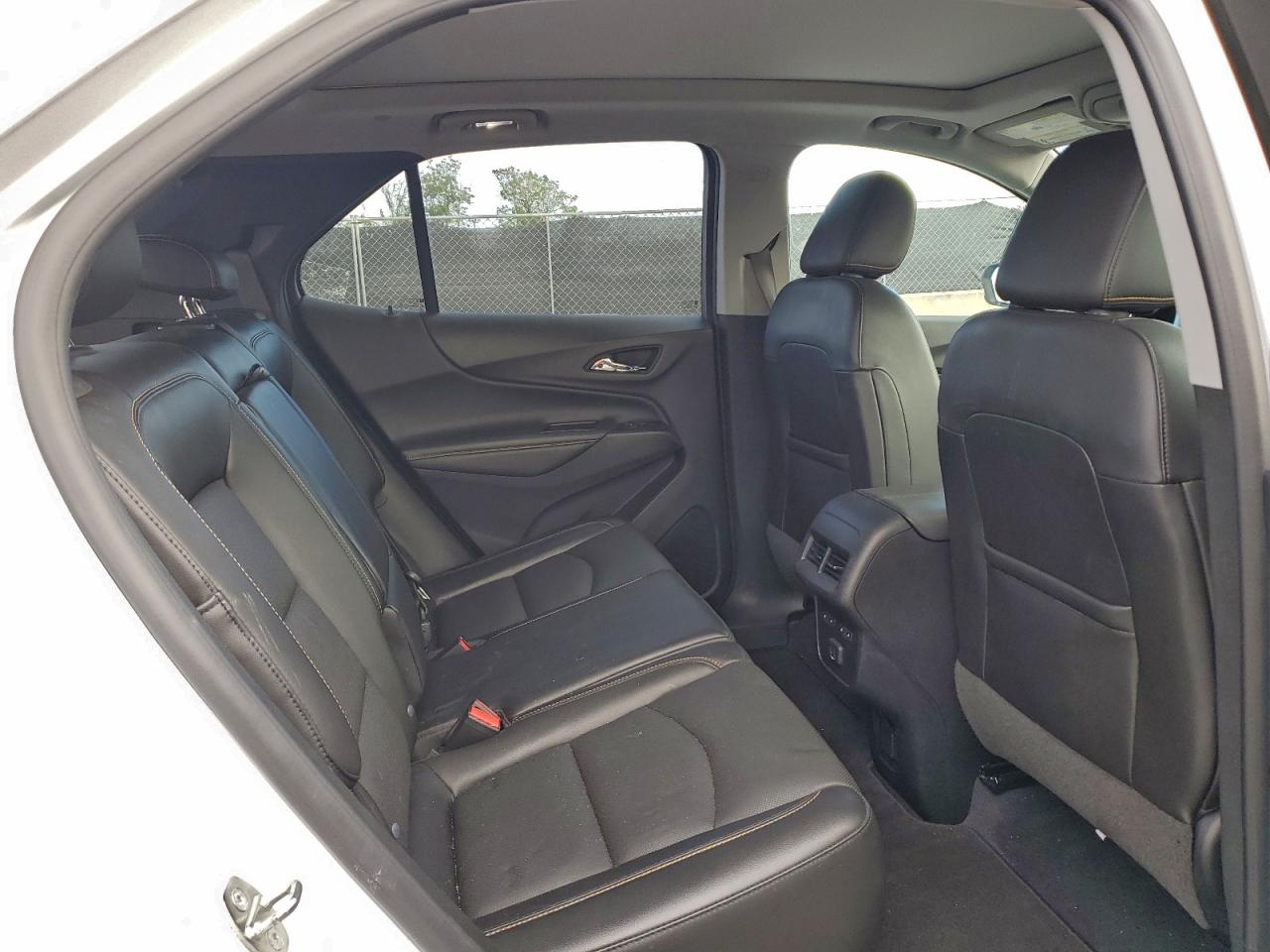 Chevrolet Equinox Premier Image 10