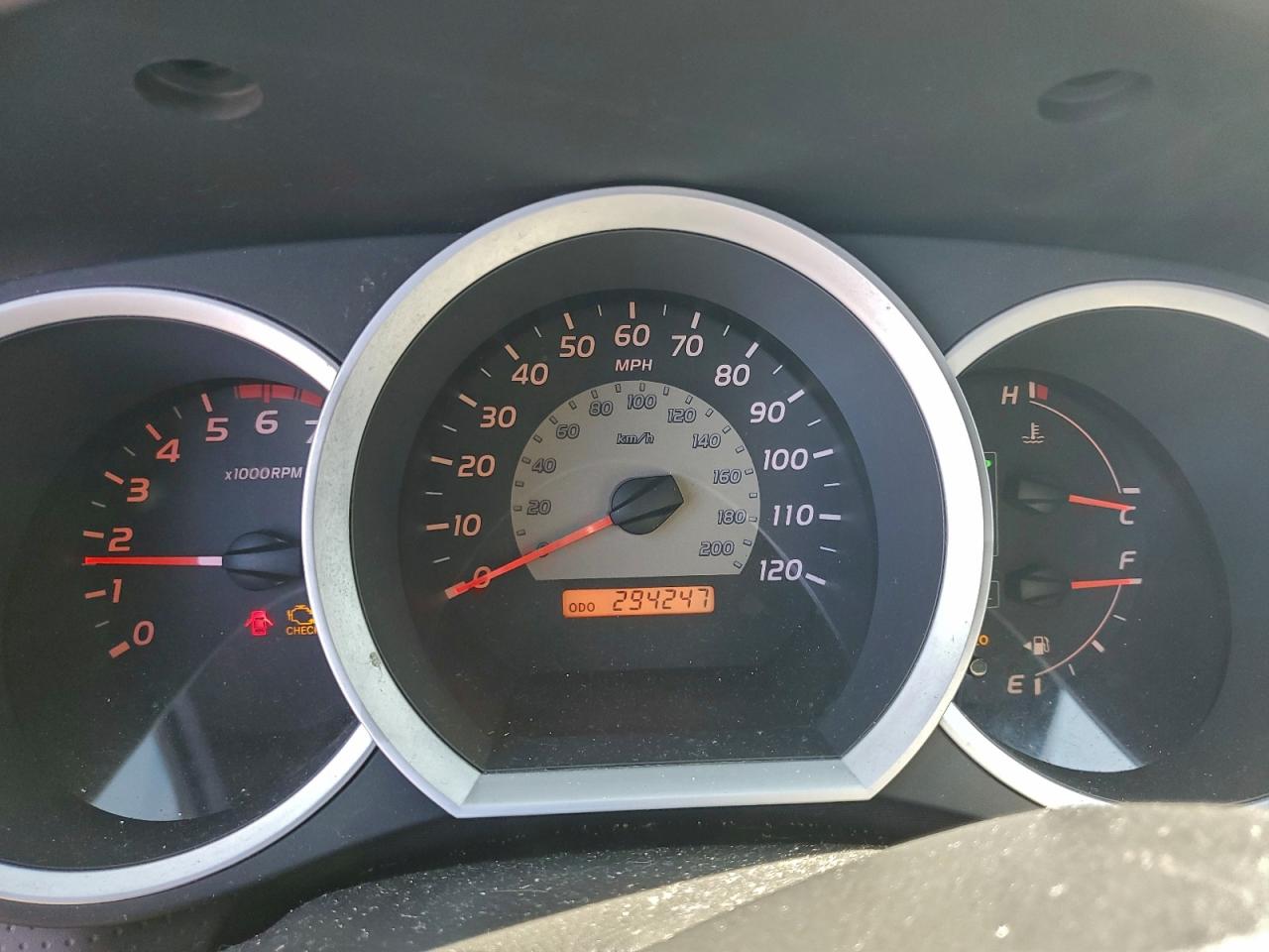 Toyota Tacoma Double Cab Image 2