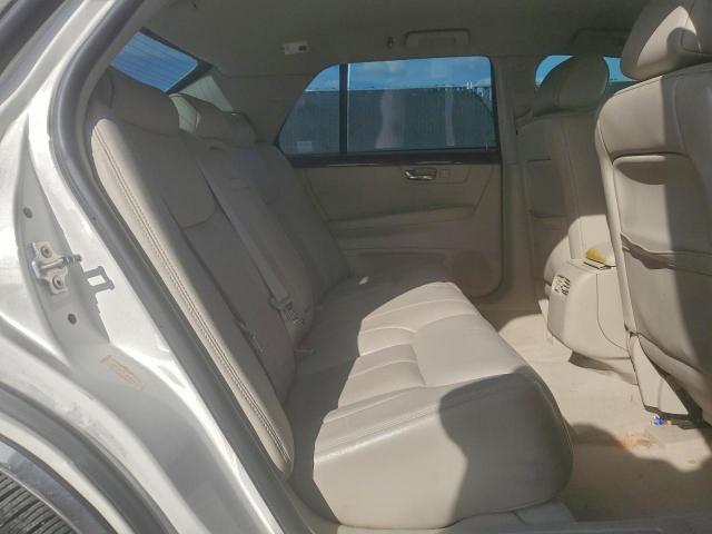 Cadillac DTS Image 3