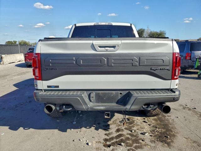 Ford F-150 Raptor Image 4