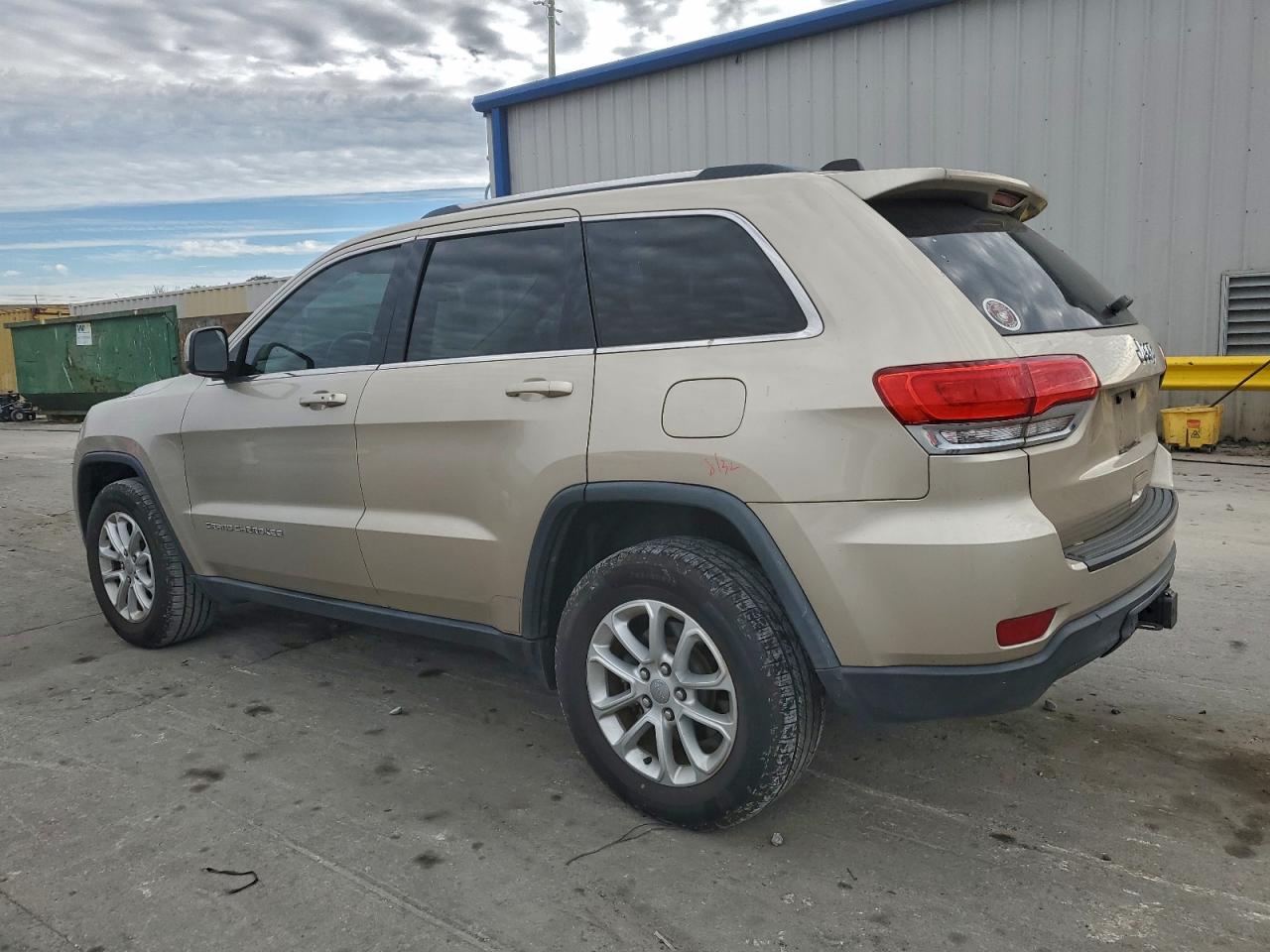 Jeep Grand Cherokee Laredo Image 2