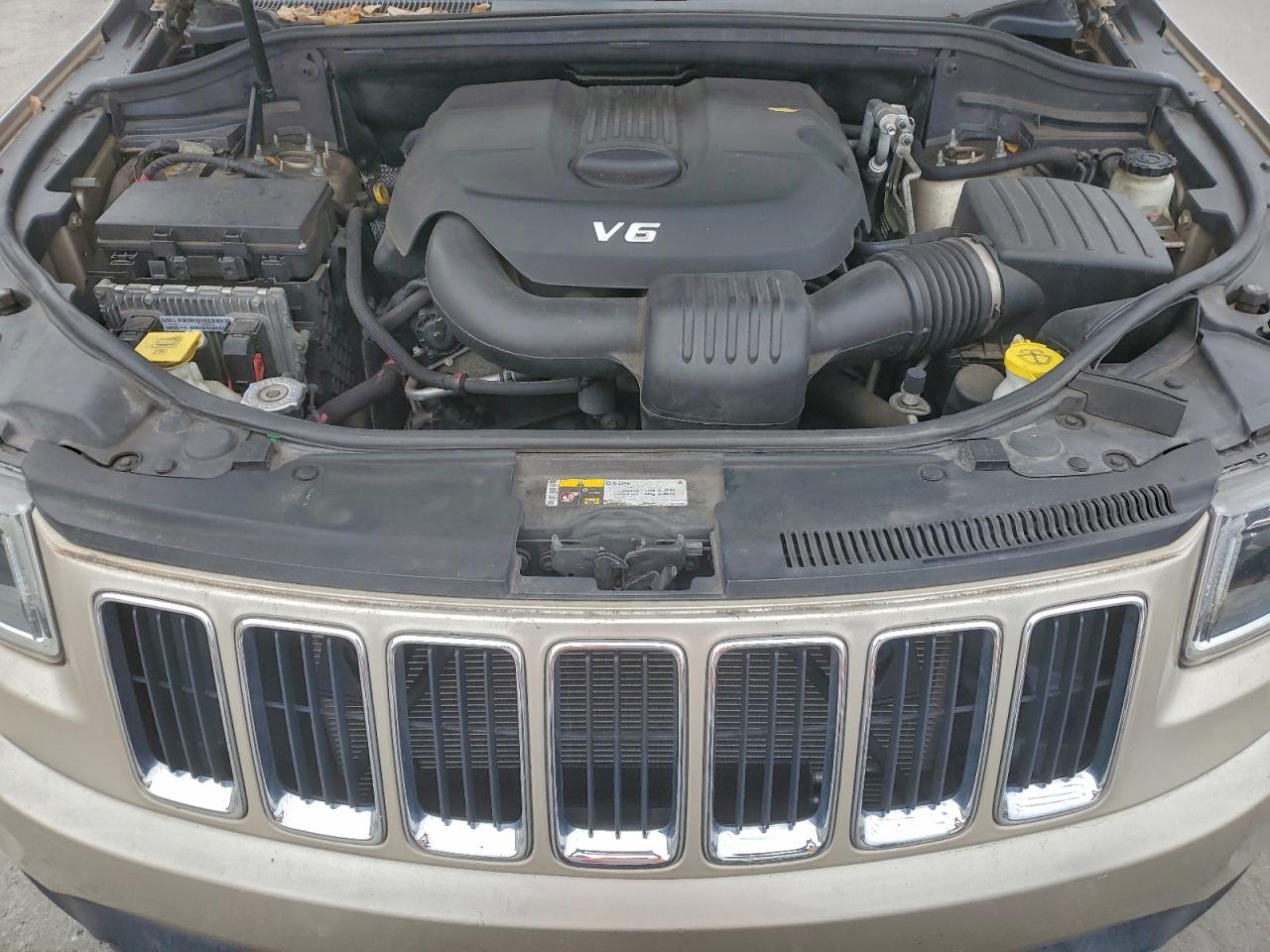 Jeep Grand Cherokee Laredo Image 11
