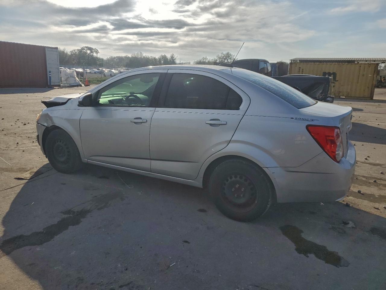 Chevrolet Sonic Ls Image 3