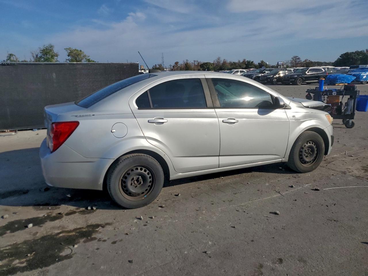 Chevrolet Sonic Ls Image 8