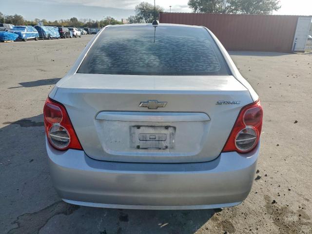 Chevrolet Sonic Ls Image 5