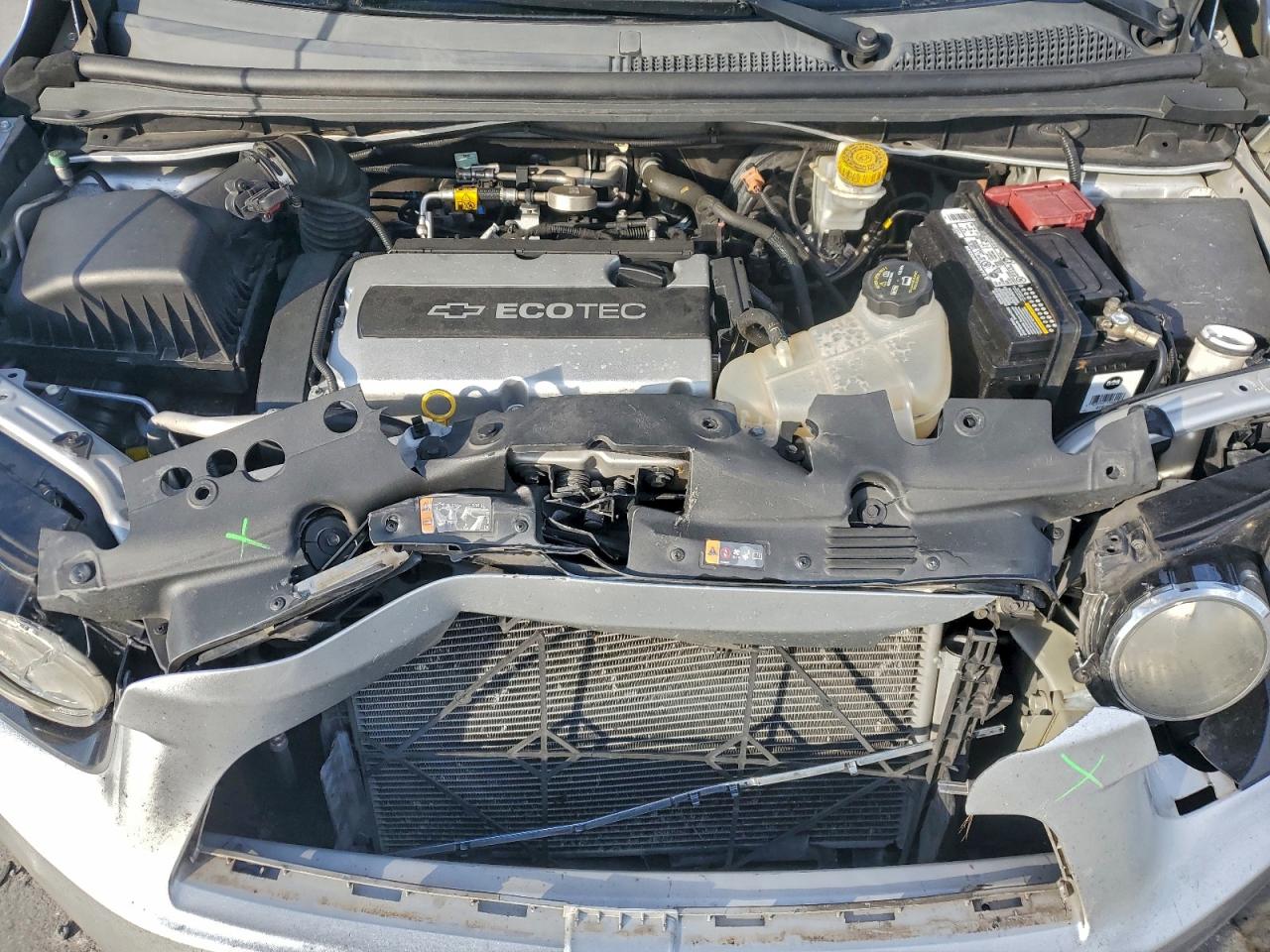 Chevrolet Sonic Ls Image 4