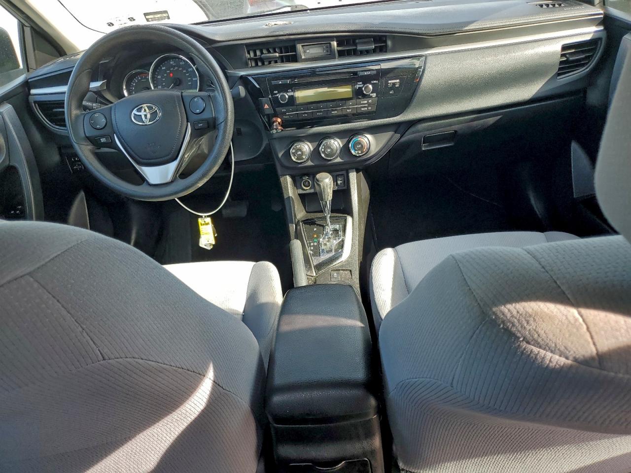 Toyota Corolla L Image 5