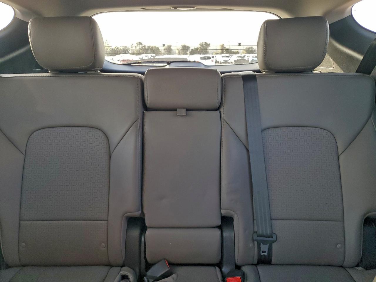 Hyundai SANTA FE Image 9