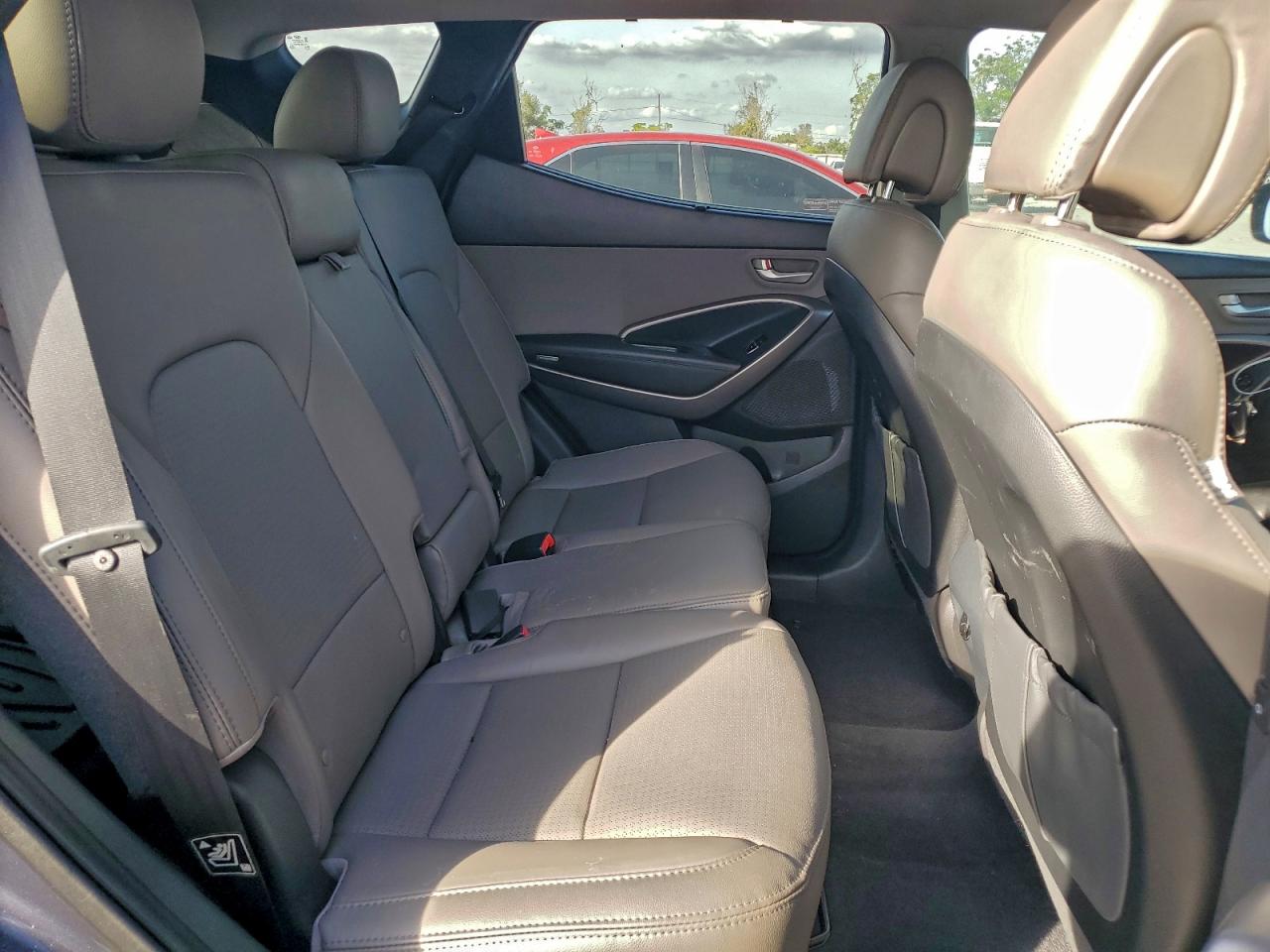 Hyundai SANTA FE Image 8