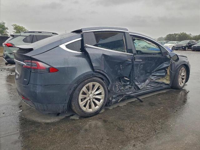 Tesla Model X Image 12