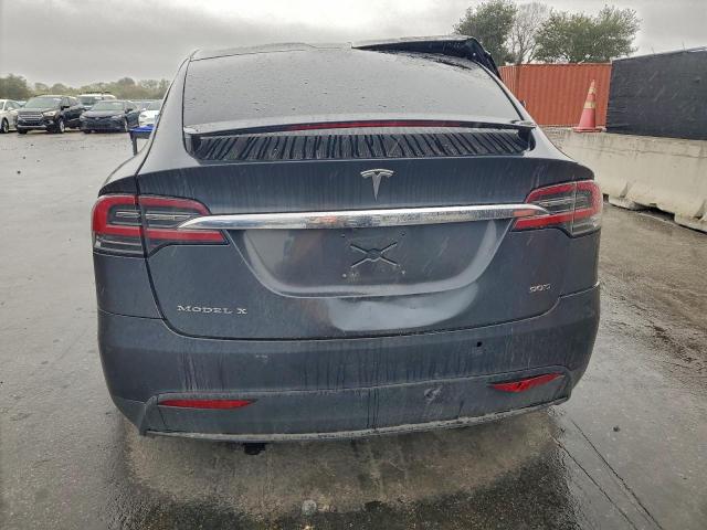 Tesla Model X Image 11