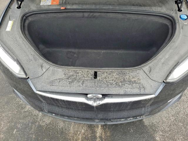 Tesla Model X Image 4