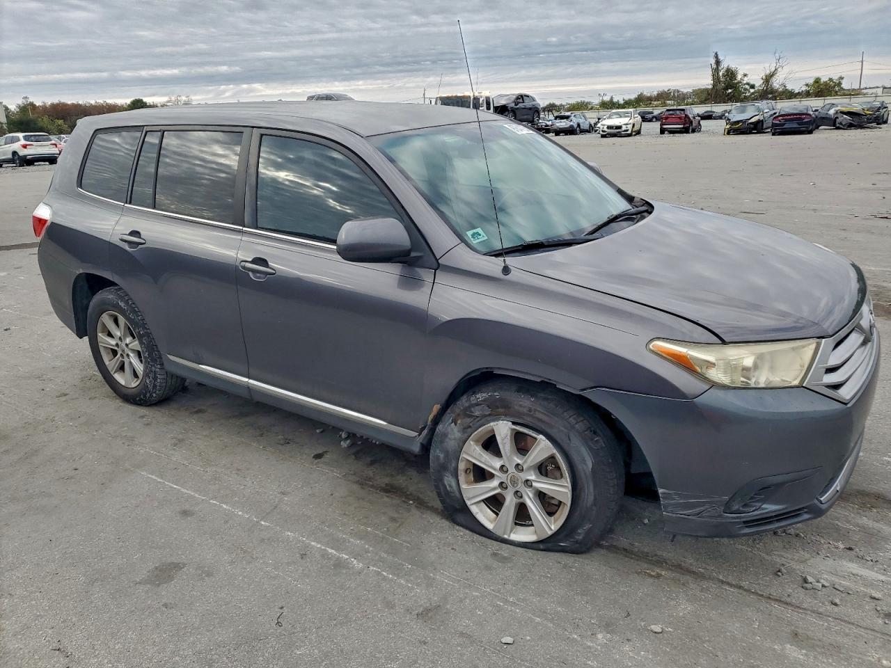 Toyota Highlander Base Image 6