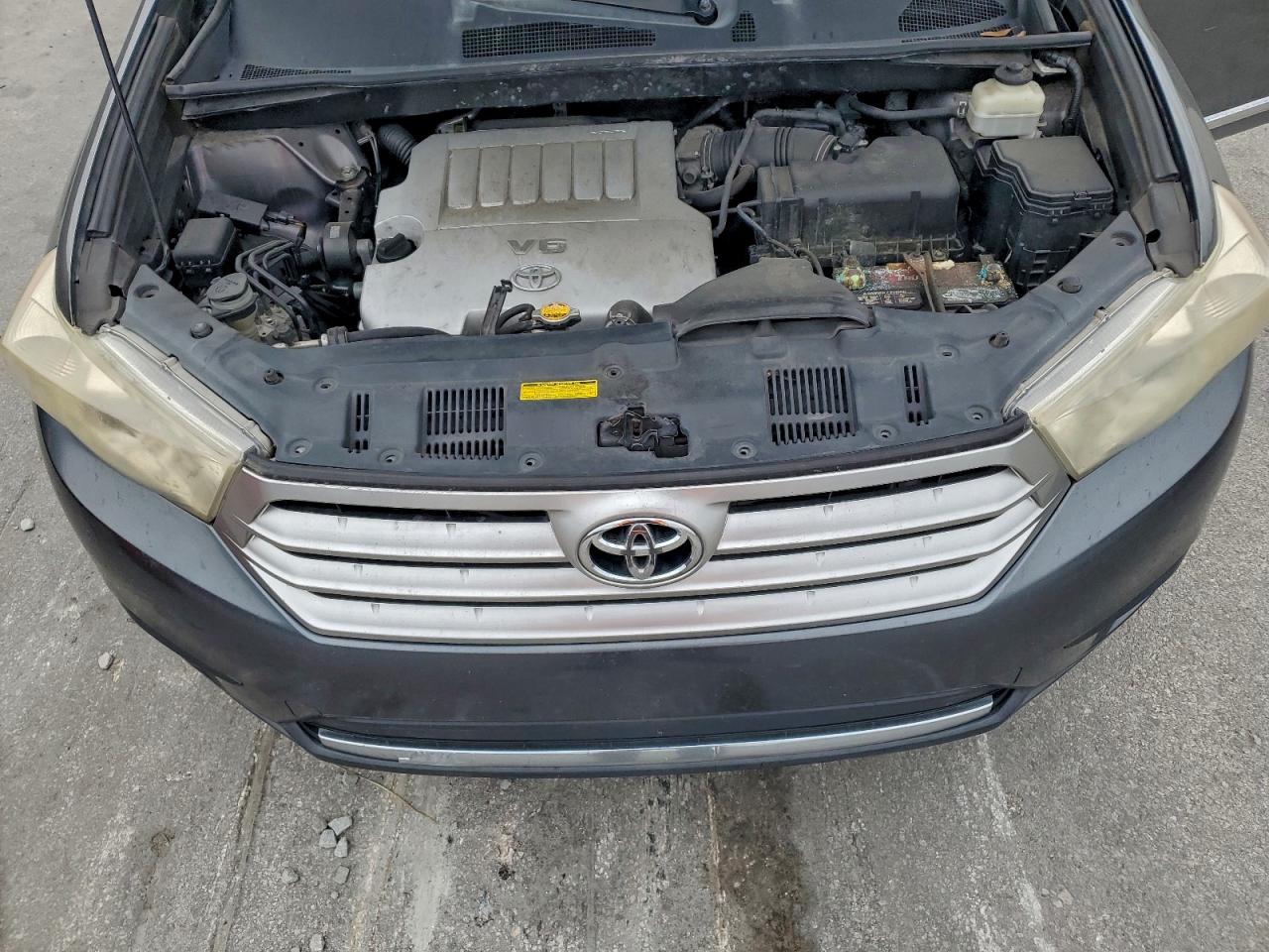 Toyota Highlander Base Image 8